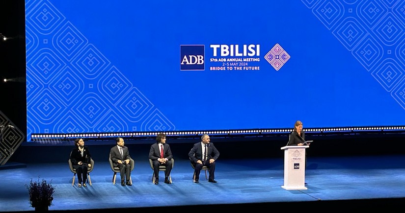 Tbilisidə ADB-nin Rəhbərlər Şurasının iclası başlayıb