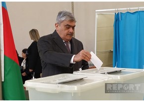 Samir Sharifov votes in early presidential elections in Azerbaijan