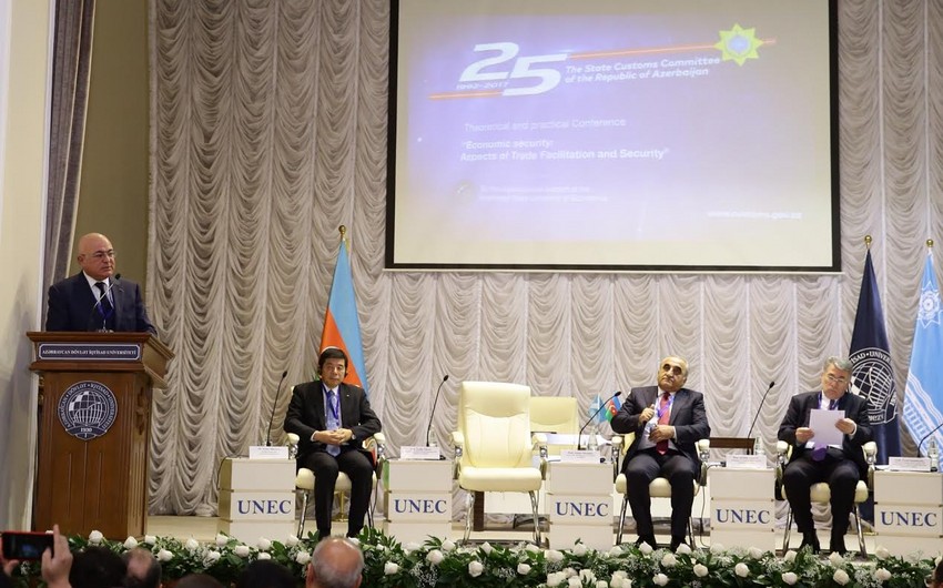 В Баку проходит научно-практическая конференция по экономической безопасности