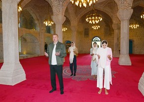 Президент Ильхам Алиев побывал в мечети Юхары Гевхарага в Шуше
