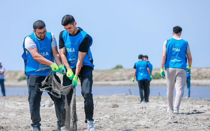 IDEA Kür çayı sahilində ənənəvi təmizlik aksiyası təşkil edib