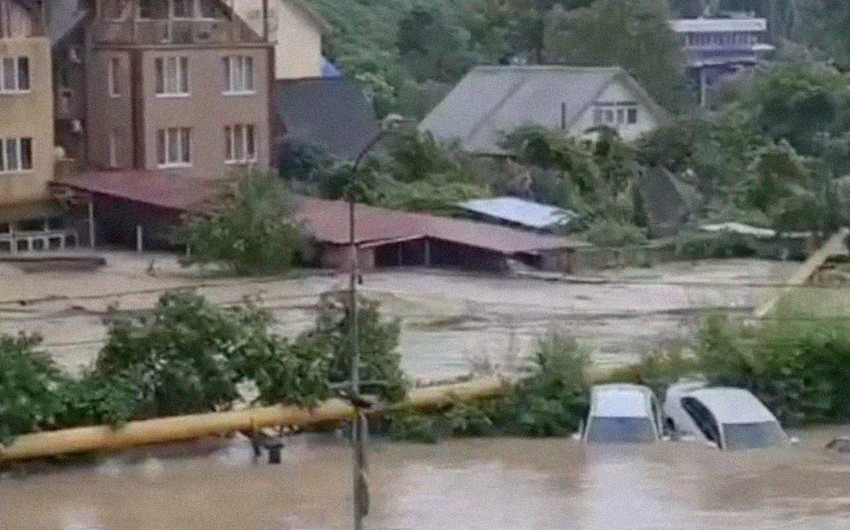 Жителей Сочи призвали приготовиться к эвакуации из-за угрозы наводнения