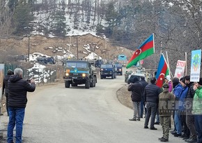 По дороге Ханкенди-Лачын беспрепятственно проехало 54 автомобиля российских миротворцев