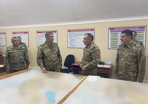 Министр обороны Азербайджана Закир Гасанов посетил штаб Сухопутных войск