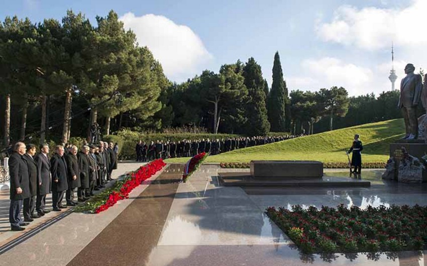 SOCAR management visited grave of national leader Heydar Aliyev