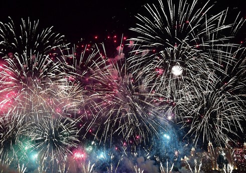 В ОАЭ планируют установить два мировых рекорда по запуску фейерверков 31 декабря
