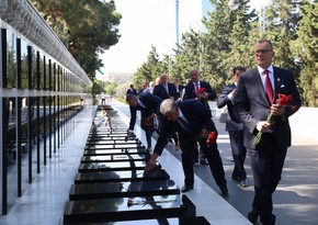 Speaker of Slovak National Council visits Alley of Martyrs