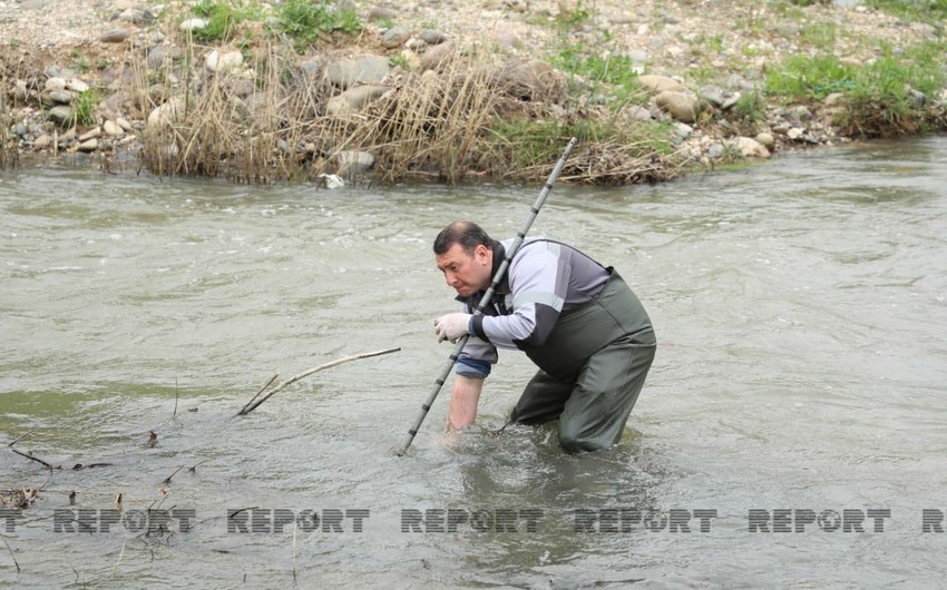 Azerbaijani media tour to regained district to monitor river polluted by Armenia