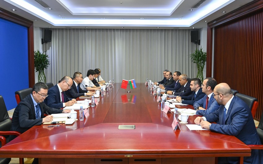 Азербайджан и Китай обсудили текущее состояние инвестиционных связей 