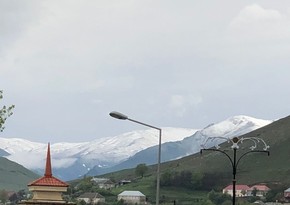 В горах выпал снег, высота волн в Каспийском море достигла 5,2 метра