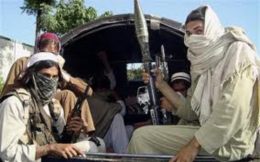 В Пакистане боевики похитили и расстреляли 19 человек