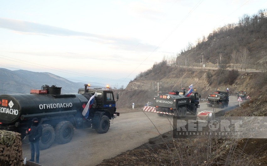 Supply vehicles of Russian peacekeepers pass freely along Shusha-Khankandi road 