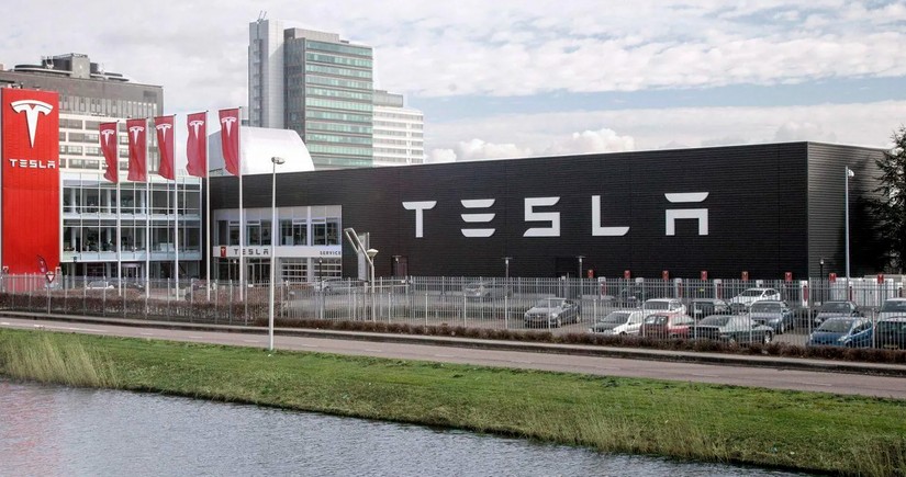 “Tesla” bu il işçi qüvvəsinin azı 14 faizini ixtisar edib