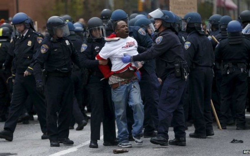 Baltimore Freddie Gray death protest turns violent