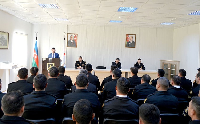 Представители Госкомитета по работе с религиозными образованиями встретились с солдатами