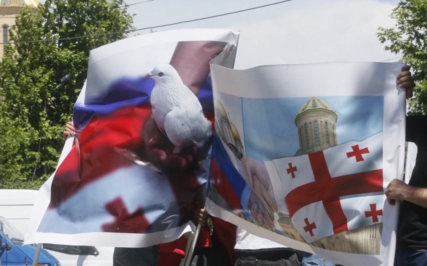 Media: Georgians look to Russia despite past tensions