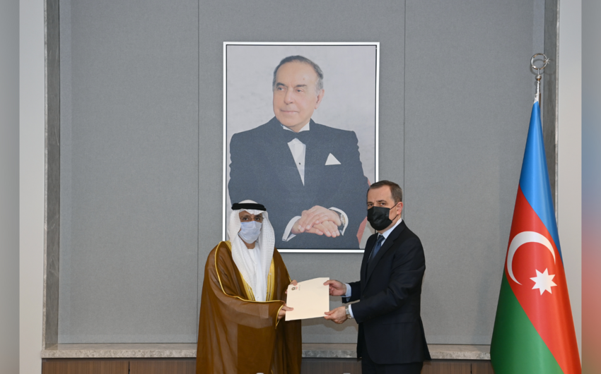 Глава МИД Азербайджана принял новоназначенного посла ОАЭ
