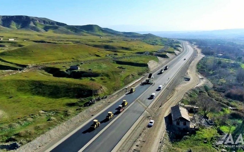 Xudafərin-Qubadlı-Laçın avtomobil yolunun asfaltlanması işlərinə başlanılıb