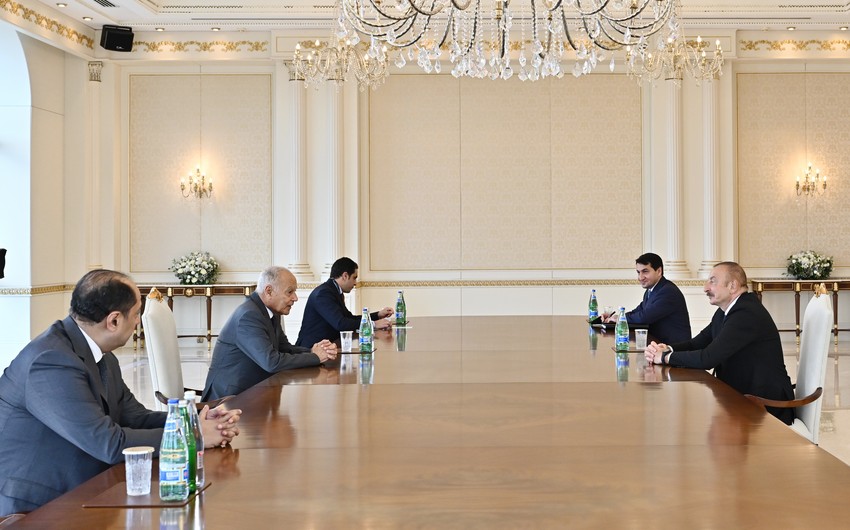 President Ilham Aliyev receives Secretary-General of Arab League