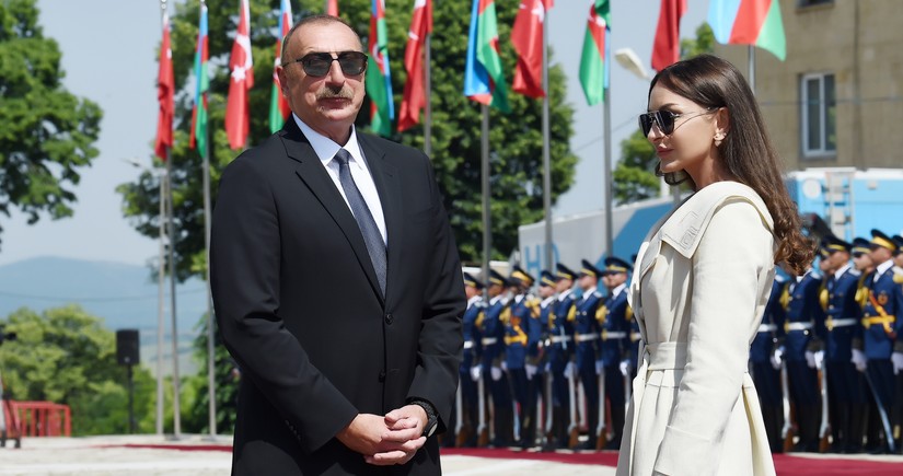 Azerbaijani Parliament congratulates Ilham Aliyev and Mehriban Aliyeva on Independence Day