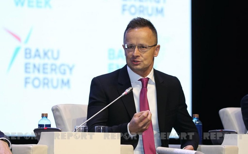 Сиярто: Венгрия заинтересована в каспийском газе