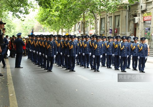 В Баку проходят шествия военнослужащих