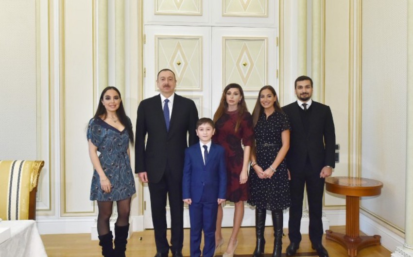 ​Azərbaycan Prezidenti Gəncənin 11 yaşlı sakini ilə görüşüb