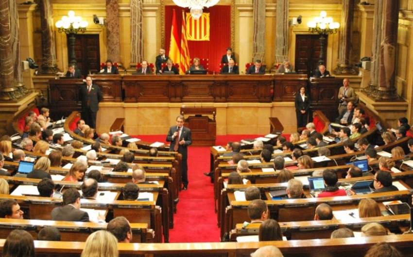Kataloniya parlamentinin sədri vəzifəsinə müstəqilliyin tərəfdarı olan Roje Turren seçilib