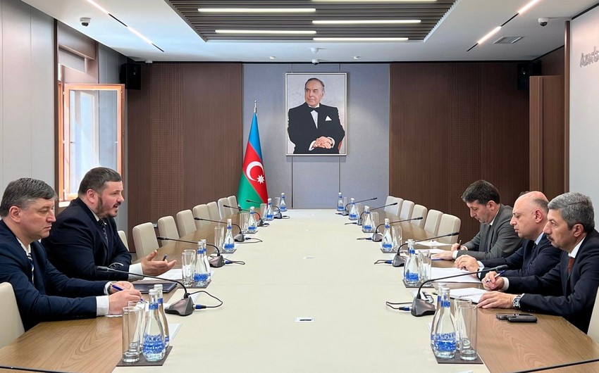 Посол Украины вручил копию верительных грамот замглаве МИД Азербайджана