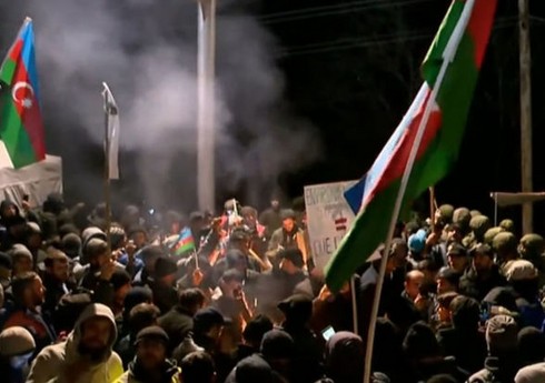 Акция протеста на дороге Шуша-Ханкенди продолжается и ночью