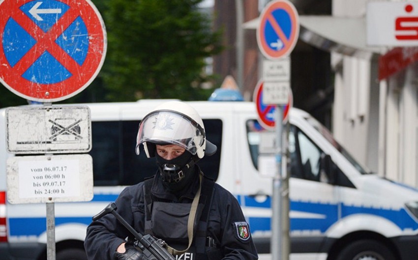 В Германии восемь полицейских пострадали во время беспорядков крайне правых