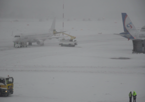 В московских аэропортах задержали или отменили более 50 рейсов