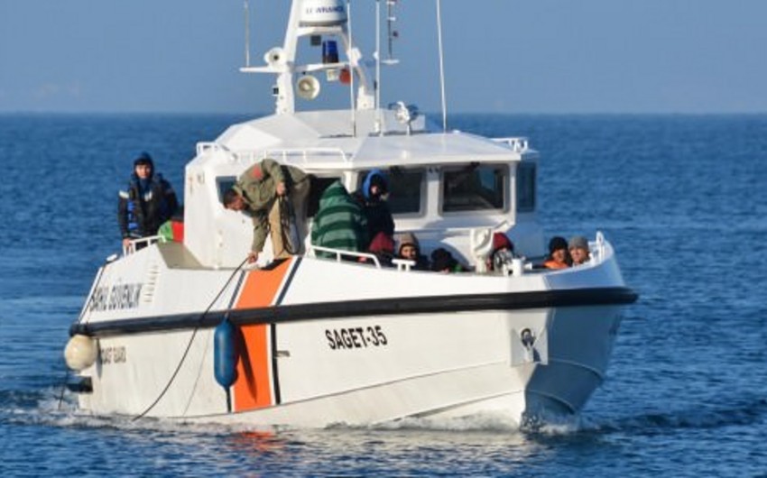 At least 33 refugees die as boat sink off Turkey’s Aegean coast