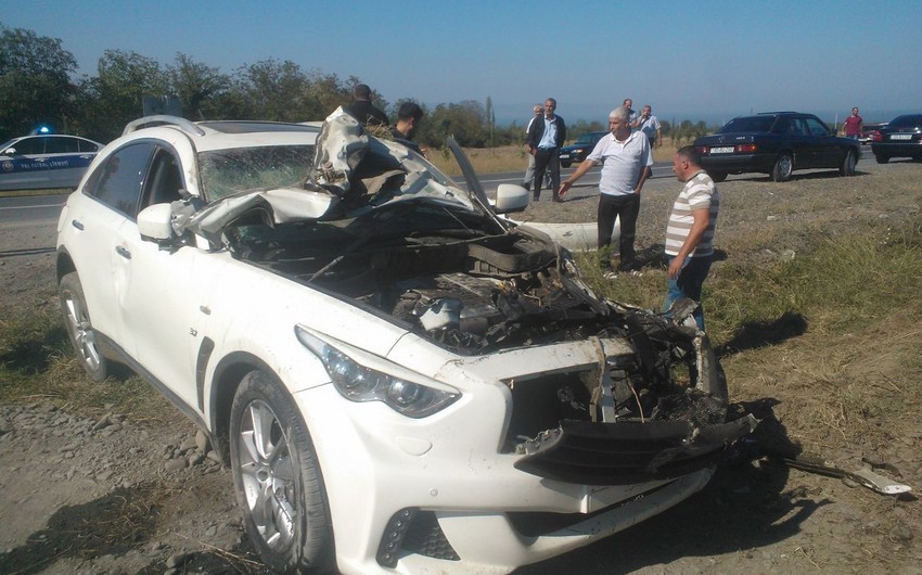 В Баку арестован водитель, сбивший трех женщин-пешеходов, повредивший автомобиль и сбежавший с места ДТП