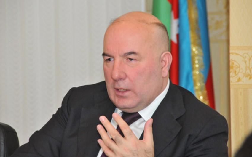 Парламент Азербайджана вновь утвердил кандидатуру Эльмана Рустамова на посту руководителя ЦБА