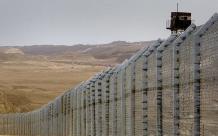 Саудовская Аравия строит на границе с Ираком стену для защиты от ИГИЛ