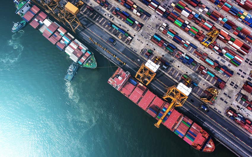 Азербайджан и Украина могут использовать морские порты для транспортировки грузов