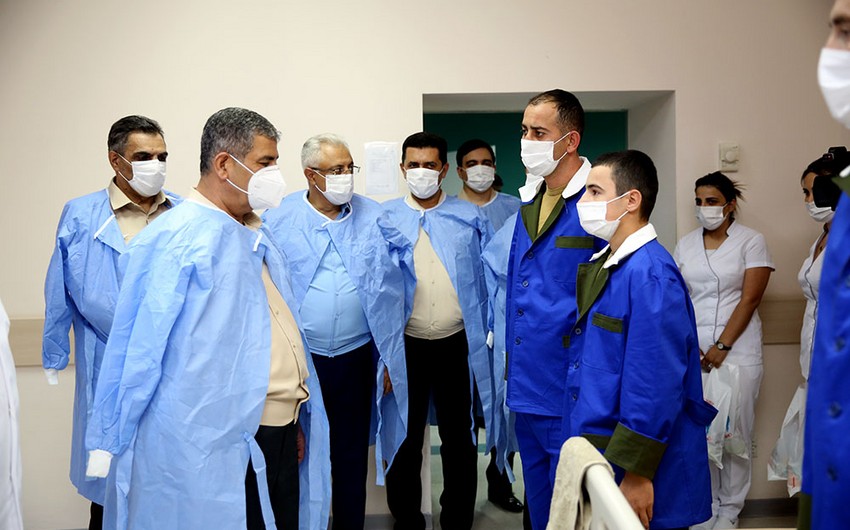 Defense Minister visits military hospital 