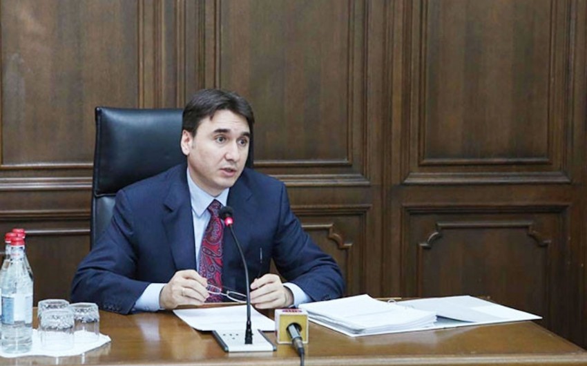 Временный премьер Армении отправился в Москву для консультаций