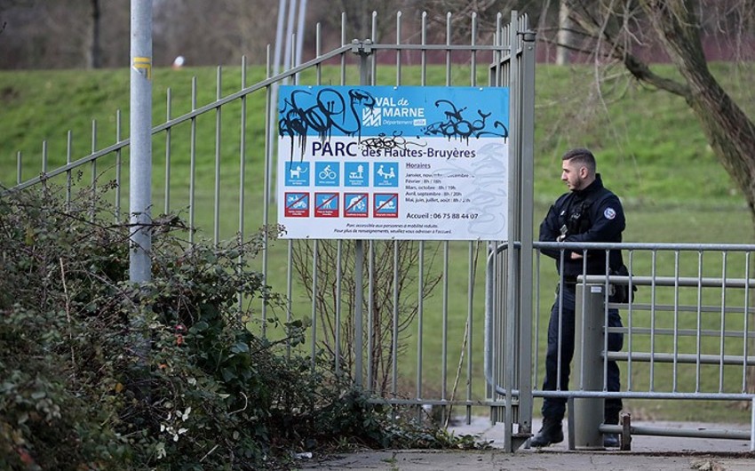 Во Франции человек с ножом напал на прохожих в парке - ВИДЕО