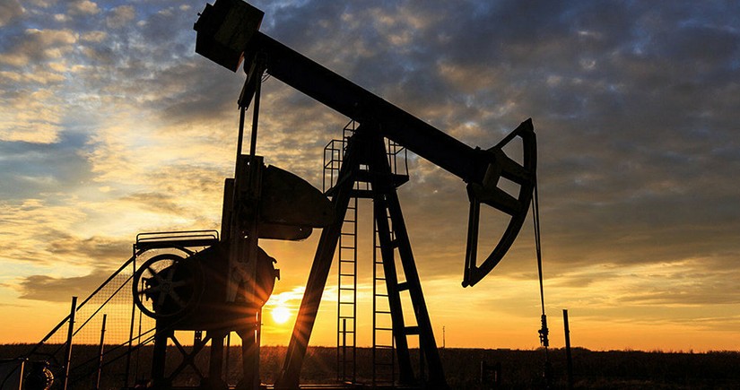 Oil prices rise slightly 