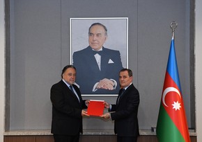 Глава МИД Азербайджана принял верительные грамоты посла Чешской Республики