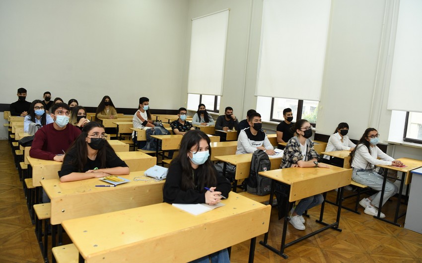 Nazir Azərbaycan universitetlərinin peşəkar kadr yetişdirə bilməməsi ilə bağlı fikirlərə münasibət bildirib