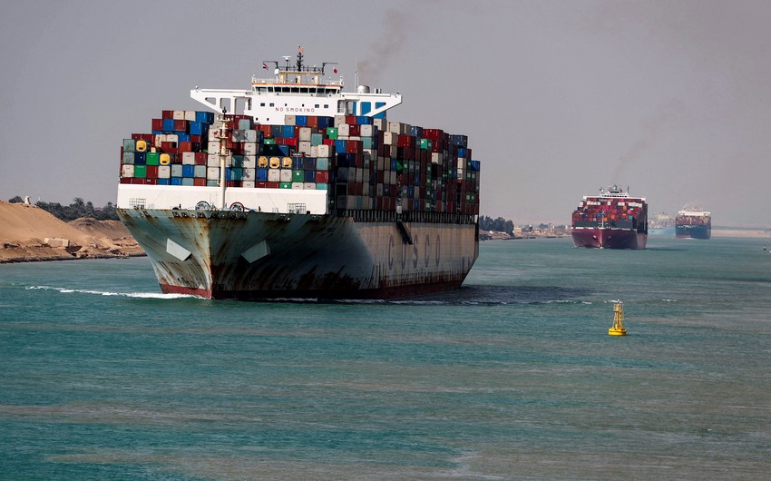 Egypt raises Suez Canal transit fees 