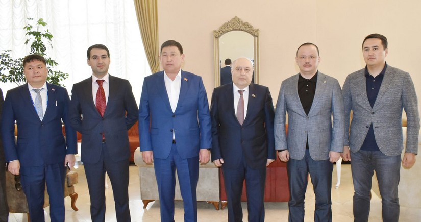 Deputy Speaker of Kyrgyzstan Parliament arrives in Azerbaijan
