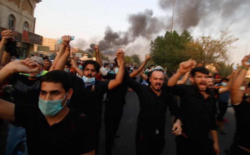 Во время акций протеста в иракской Басре погибли 3 человека, 50 ранены