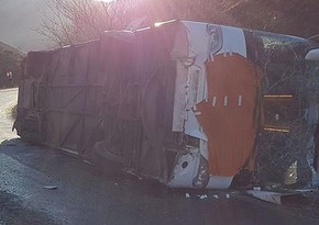 A bus travelling from Turkey to Azerbaijan crashes injuring 30