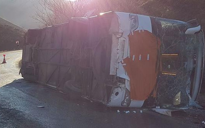 A bus travelling from Turkey to Azerbaijan crashes injuring 30