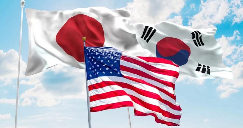 Япония, США и Южная Корея осудили ракетный пуск КНДР
