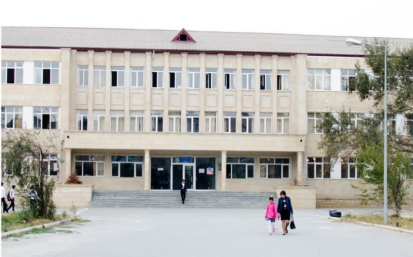 В Баку школьник выпрыгнул со второго этажа, чтобы сбежать с уроков